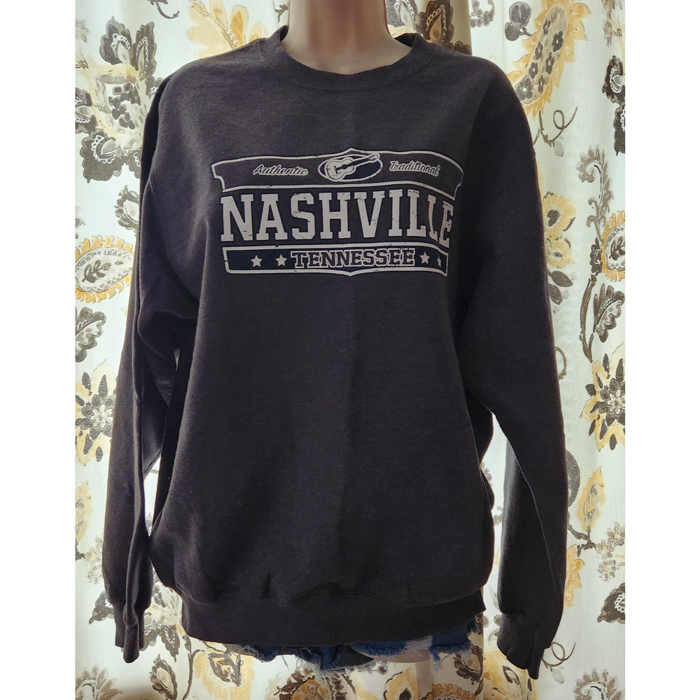 Port & Company Sweatshirt Size Medium Gray Pullover "Nashville TN" Street Wear